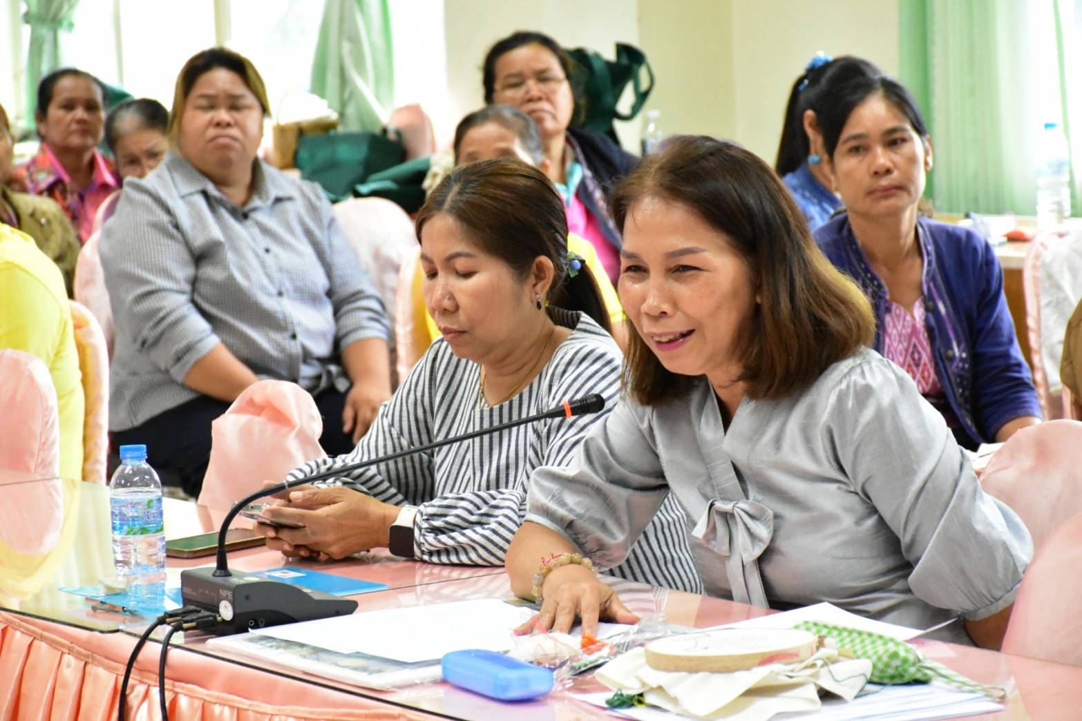 รองผู้ว่าราชการจังหวัดมหาสารคาม เป็นประธานในพิธีปิด “การฝึกอบรมหลักสูตรการตกแต่งเสื้อผ้าเครื่องแต่งกายร่วมสมัย” หวังนำความรู้ที่ได้ไปสร้างอาชีพ เกิดการกระจายรายได้ในระดับฐานราก นำไปสู่การพัฒนาคุณภาพชีวิตที่ดี