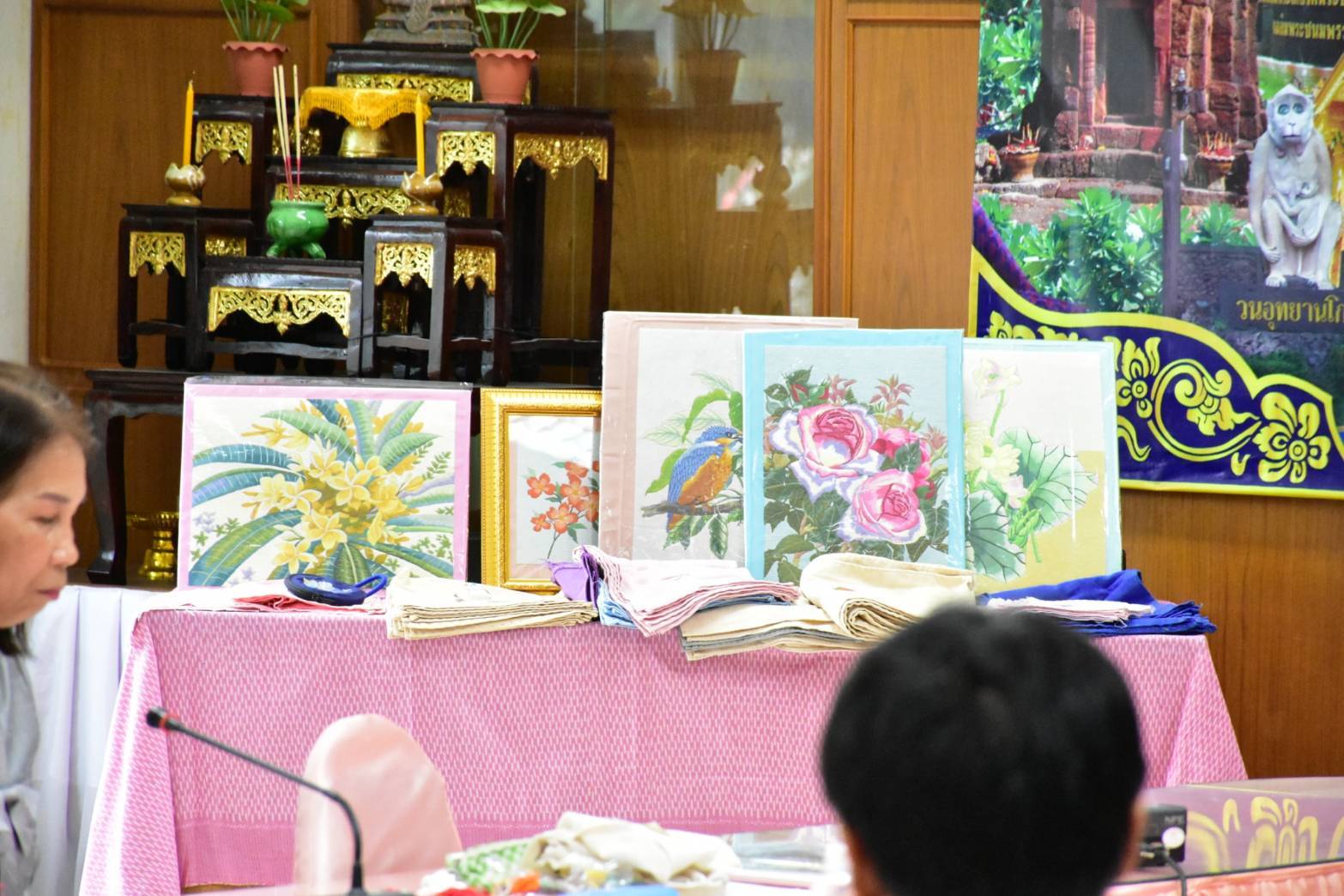 รองผู้ว่าราชการจังหวัดมหาสารคาม เป็นประธานในพิธีปิด “การฝึกอบรมหลักสูตรการตกแต่งเสื้อผ้าเครื่องแต่งกายร่วมสมัย” หวังนำความรู้ที่ได้ไปสร้างอาชีพ เกิดการกระจายรายได้ในระดับฐานราก นำไปสู่การพัฒนาคุณภาพชีวิตที่ดี