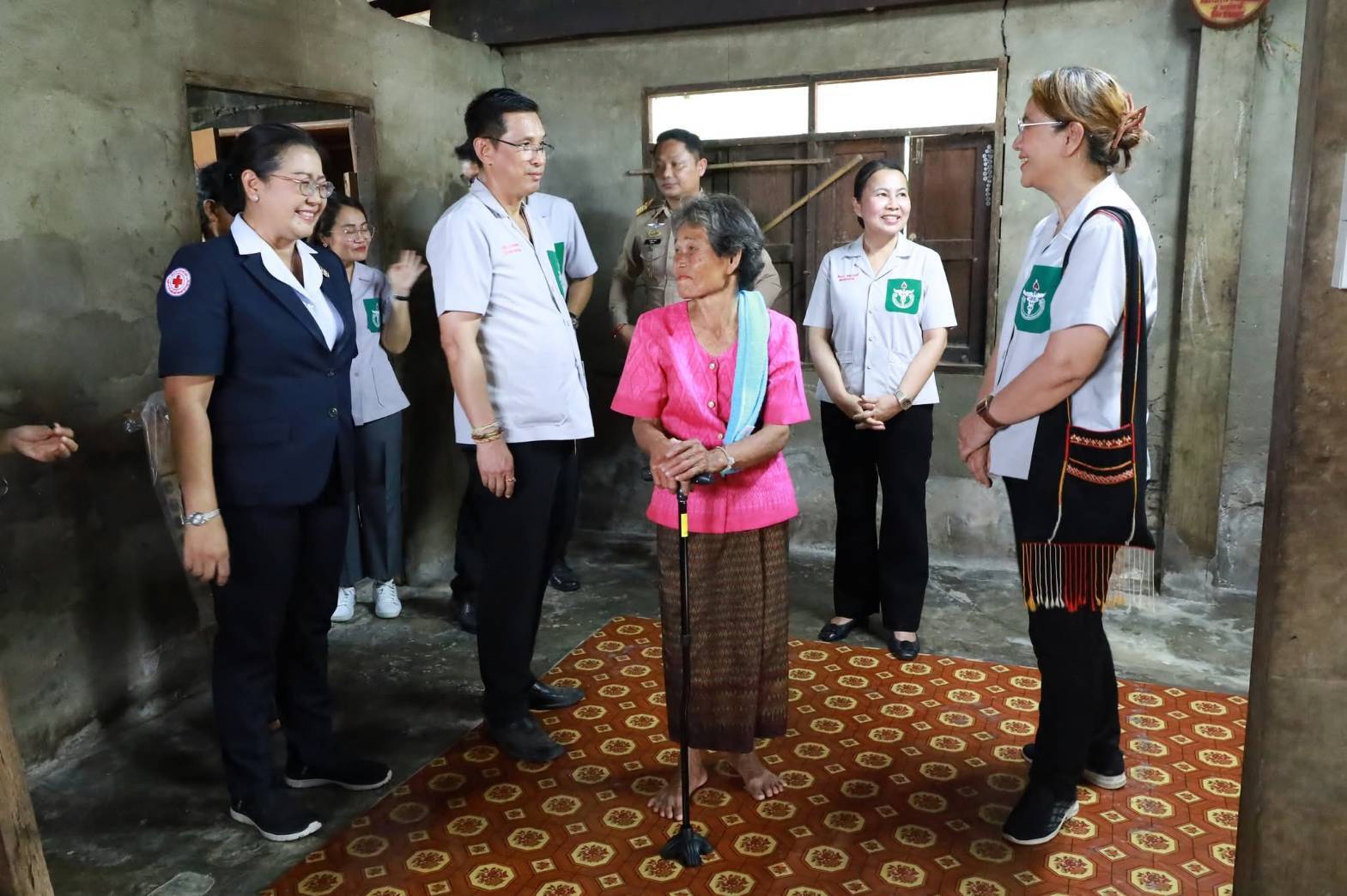 จังหวัดมหาสารคาม ส่งมอบบ้านตามโครงการเปลี่ยนสายไฟและอุปกรณ์เชื่อมต่อภายในบ้านของกลุ่มเปราะบางและครัวเรือนยากจน เพื่อลดปัญหาอัคคีภัย ในพื้นที่ อำเภอยางสีสุราช