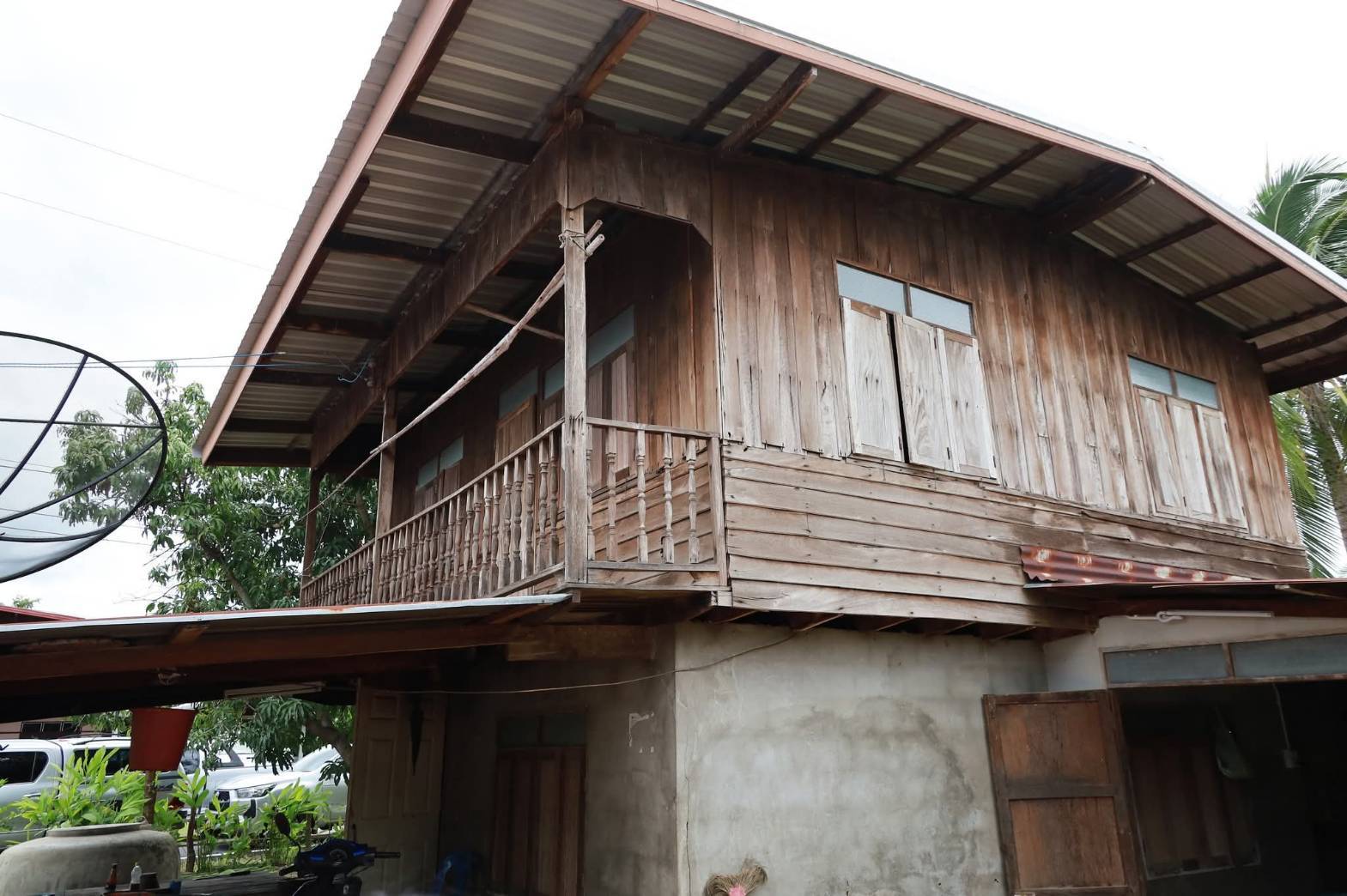 จังหวัดมหาสารคาม ส่งมอบบ้านตามโครงการเปลี่ยนสายไฟและอุปกรณ์เชื่อมต่อภายในบ้านของกลุ่มเปราะบางและครัวเรือนยากจน เพื่อลดปัญหาอัคคีภัย ในพื้นที่ อำเภอยางสีสุราช