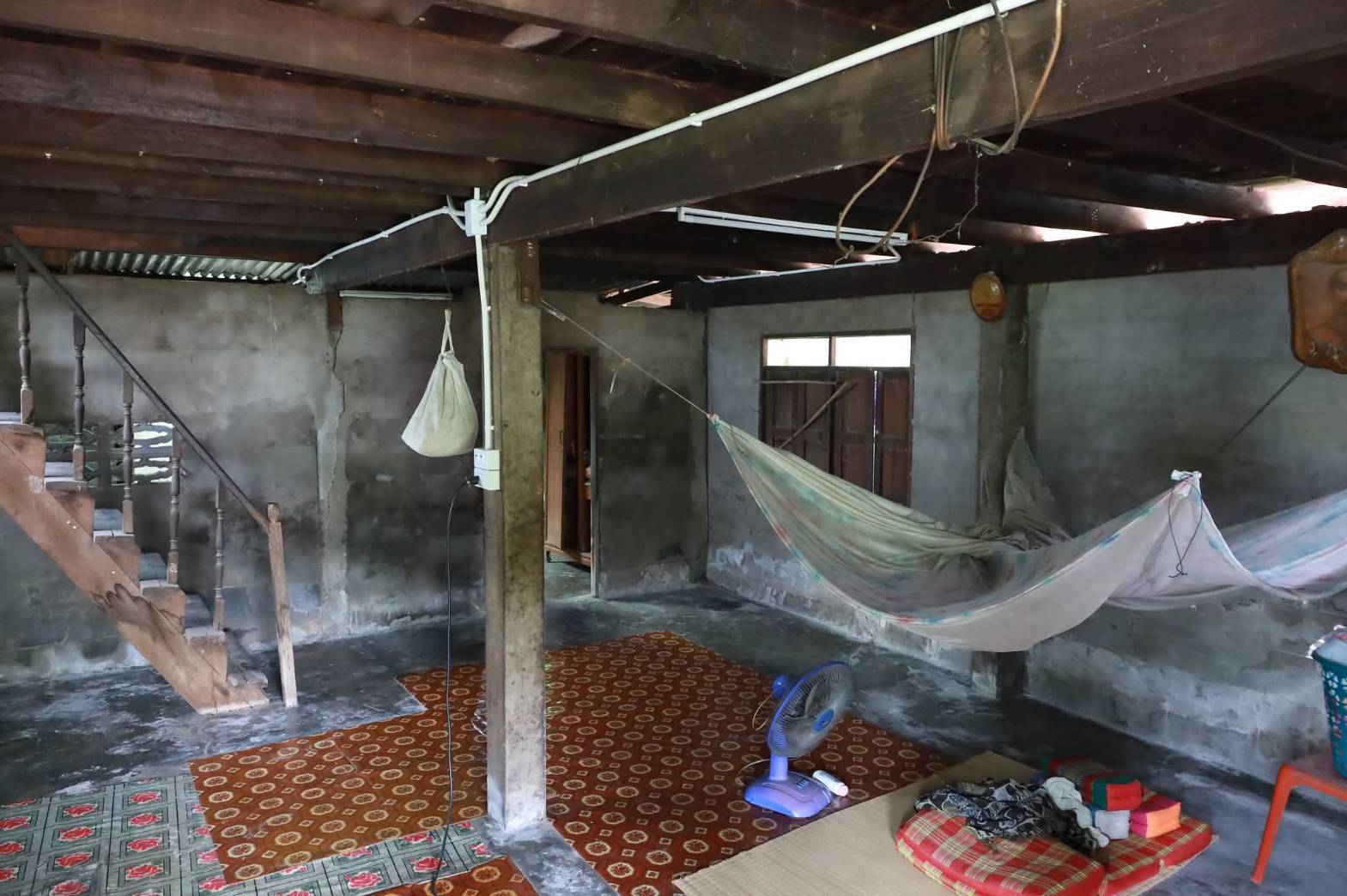 จังหวัดมหาสารคาม ส่งมอบบ้านตามโครงการเปลี่ยนสายไฟและอุปกรณ์เชื่อมต่อภายในบ้านของกลุ่มเปราะบางและครัวเรือนยากจน เพื่อลดปัญหาอัคคีภัย ในพื้นที่ อำเภอยางสีสุราช