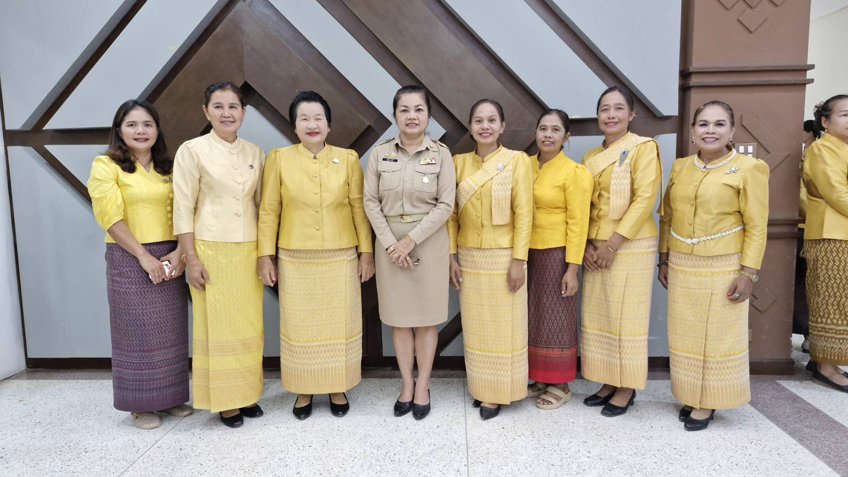 ผู้ว่าราชการจังหวัดมหาสารคาม มอบประกาศเกียรติคุณเชิดชูเกียรติเครือข่ายและกิจกรรมพัฒนาชุมชนดีเด่น ประจำปี พ.ศ.2568 (ระดับจังหวัด) ในที่ประชุมกรมการจังหวัด ติดตามการดำเนินงานตามนโยบายสำคัญของรัฐบาลและจังหวัด ประจำเดือนกรกฎาคม 2568