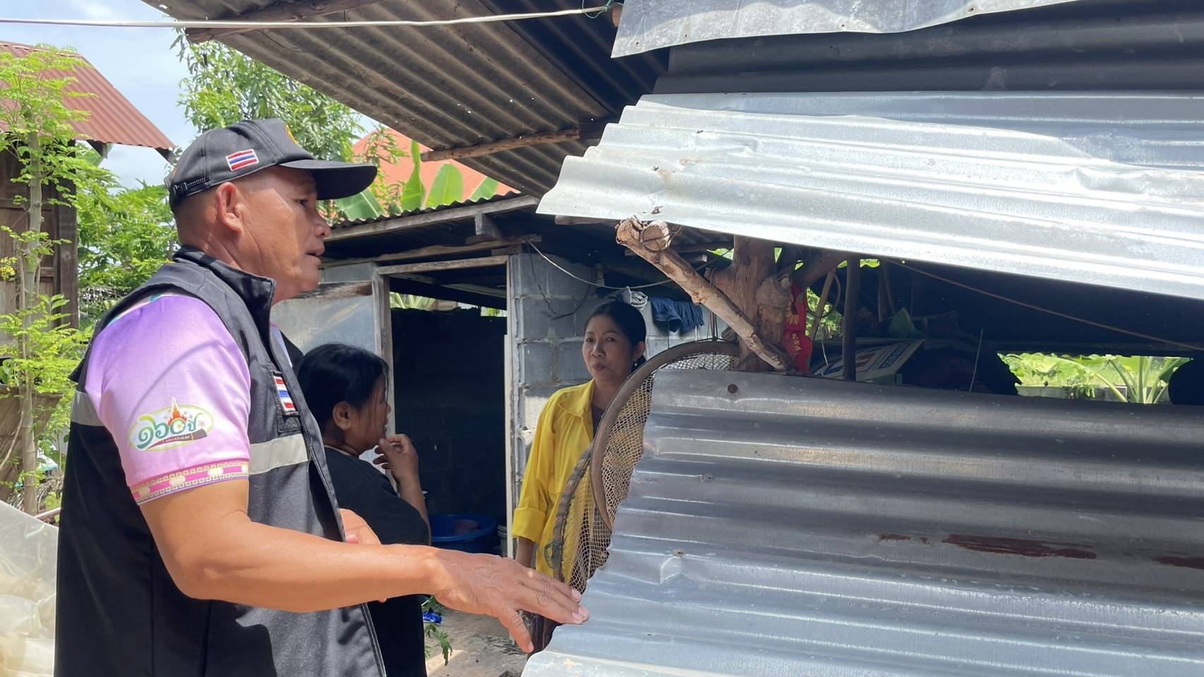 พช.มหาสารคาม ลงพื้นที่ติดตามการสร้างบ้านครัวเรือนยากจน ตามโครงการ “บ้านห่วงใยจากใจ GLO ประจำปี 2568”