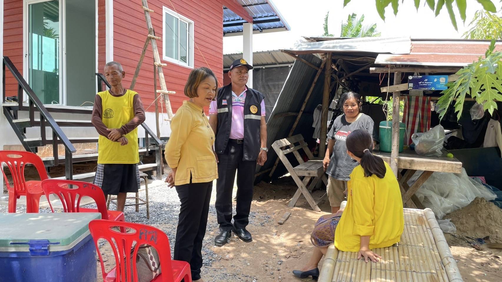 พช.มหาสารคาม ลงพื้นที่ติดตามการสร้างบ้านครัวเรือนยากจน ตามโครงการ “บ้านห่วงใยจากใจ GLO ประจำปี 2568”