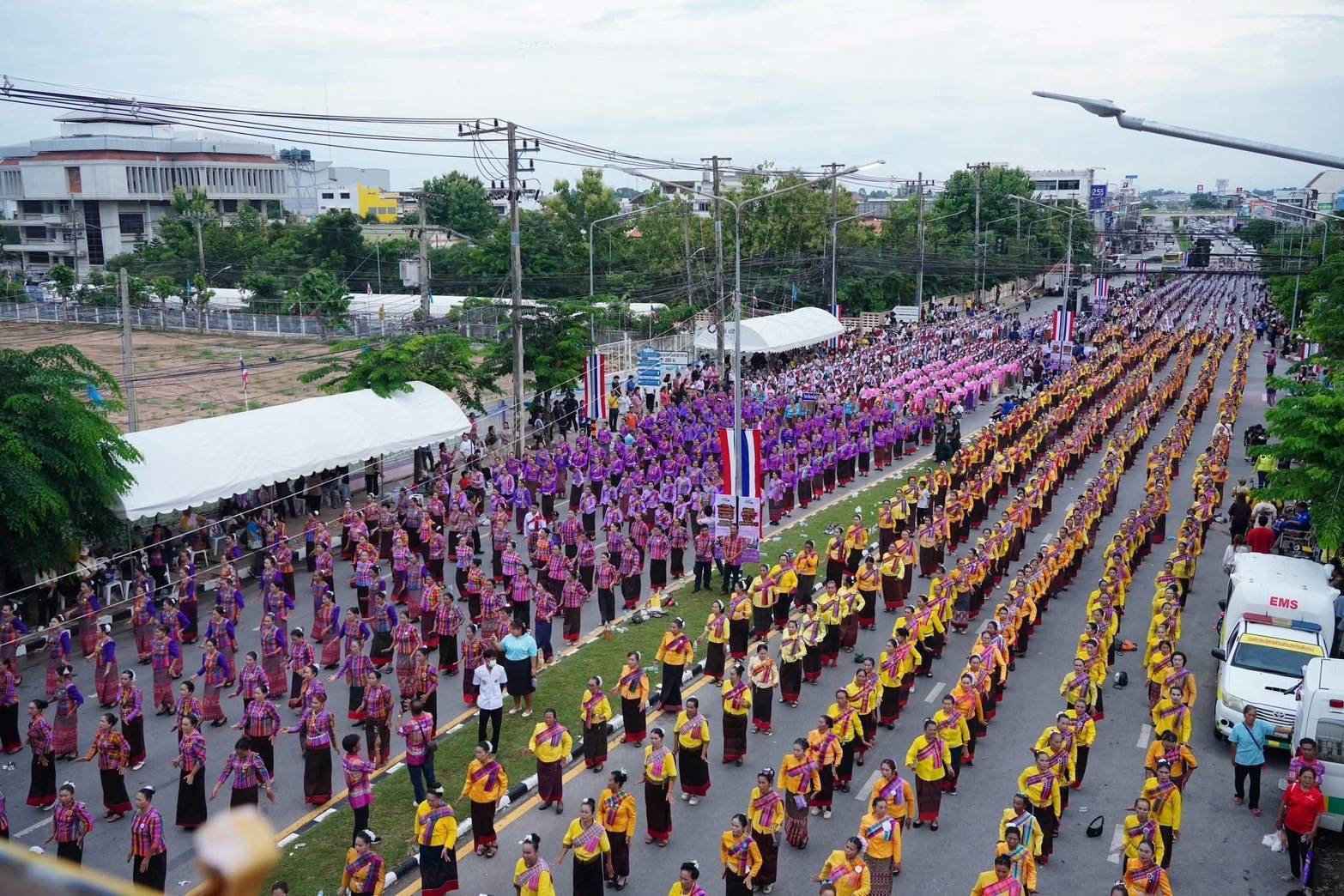 พช.มหาสารคาม ร่วมงานเฉลิมฉลองวาระครบรอบ 160 ปี เมืองมหาสารคาม และงานออนซอนกลองยาววาปีปทุม