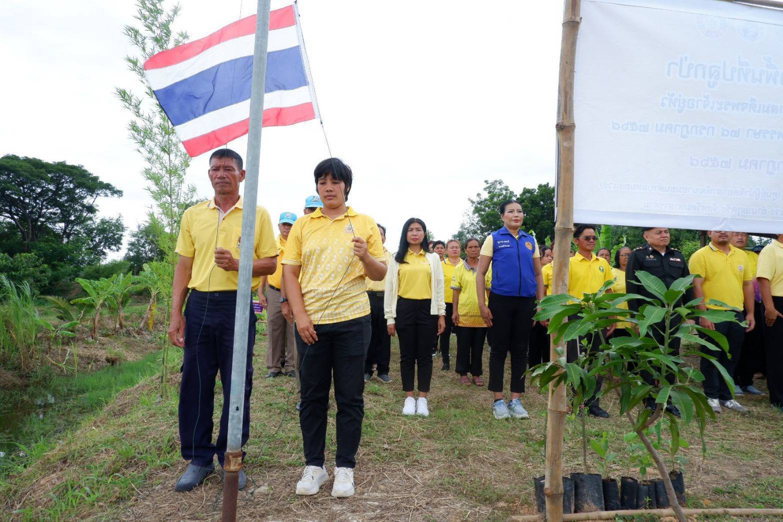 พช.มหาสารคาม ร่วมกิจกรรมจิตอาสาพัฒนาชุมชน เอามื้อสามัคคี ทำความดีถวายในหลวง อำเภอกุดรัง