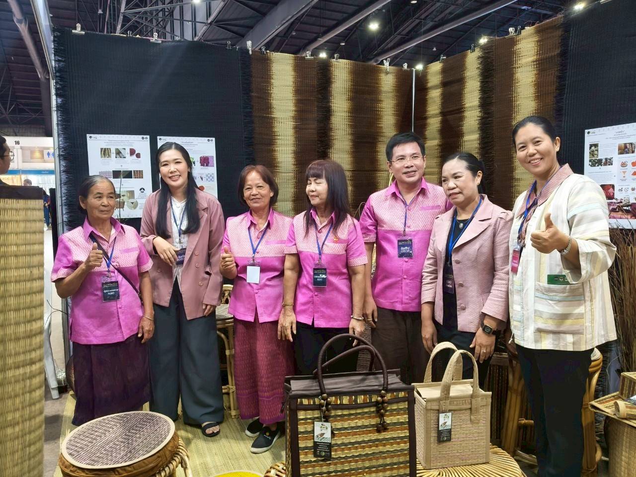 จังหวัดมหาสารคาม ร่วมประกวดและเผยแพร่ ผลการดำเนินงานเครือข่ายองค์ความรู้ (Knowledge – Based OTOP : KBO) จังหวัดมหาสารคาม