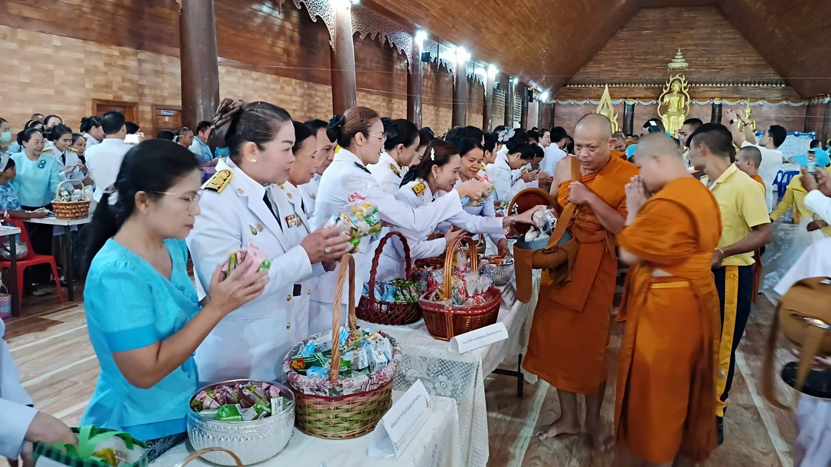 พช.มหาสารคาม ร่วมประกอบพิธีเจริญพระพุทธมนต์และทำบุญตักบาตรถวายพระราชกุศล เฉลิมพระเกียรติ สมเด็จพระนางเจ้าสิริกิติ์ พระบรมราชินีนาถ พระบรมราชชนนีพันปีหลวง เนื่องในโอกาสวันเฉลิมพระชนมพรรษา 12 สิงหาคม 2568
