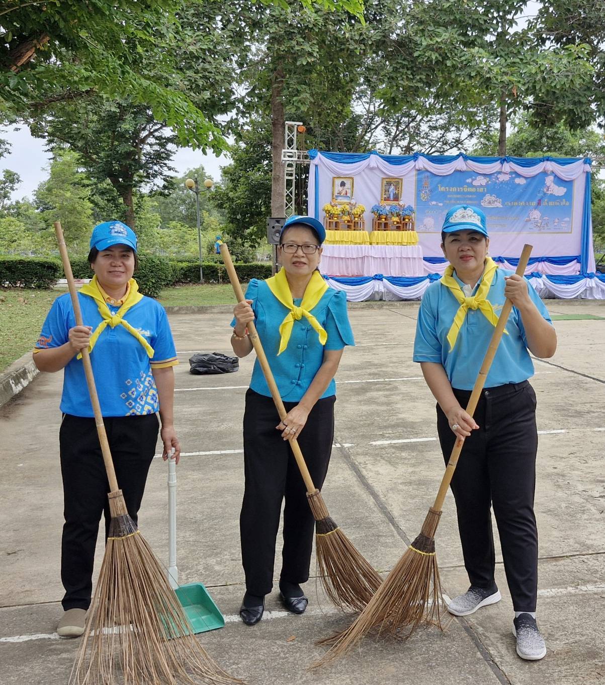 พช.มหาสารคาม ร่วมกิจกรรมจิตอาสาพัฒนาปลูกต้นไม้เฉลิมพระเกียรติสมเด็จพระนางเจ้าสิริกิติ์ พระบรมราชินีนาถ พระบรมราชชนนีพันปีหลวง เนื่องในโอกาสวันเฉลิมพระชนมพรรษา 12 สิงหาคม 2568