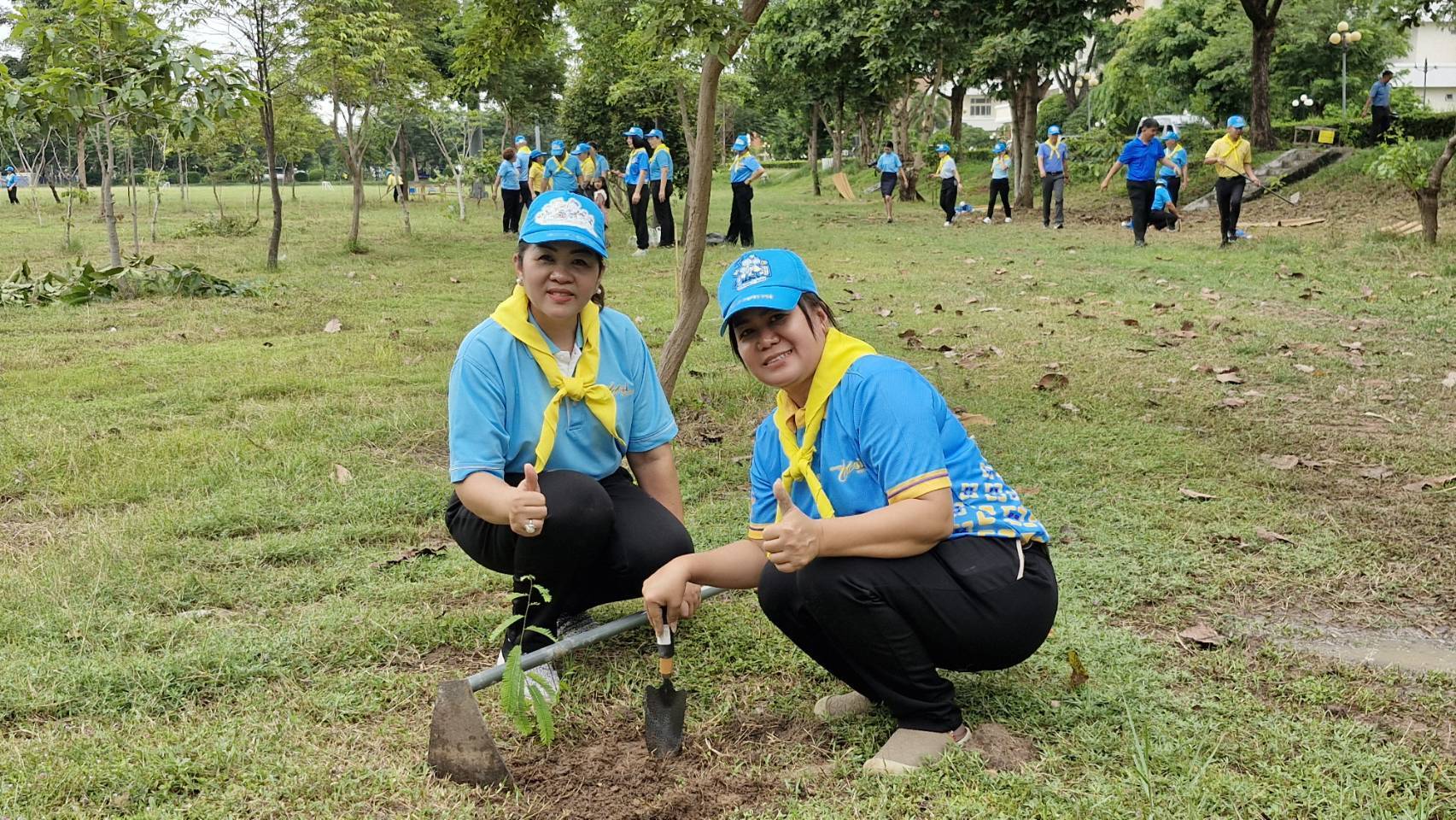 พช.มหาสารคาม ร่วมกิจกรรมจิตอาสาพัฒนาปลูกต้นไม้เฉลิมพระเกียรติสมเด็จพระนางเจ้าสิริกิติ์ พระบรมราชินีนาถ พระบรมราชชนนีพันปีหลวง เนื่องในโอกาสวันเฉลิมพระชนมพรรษา 12 สิงหาคม 2568