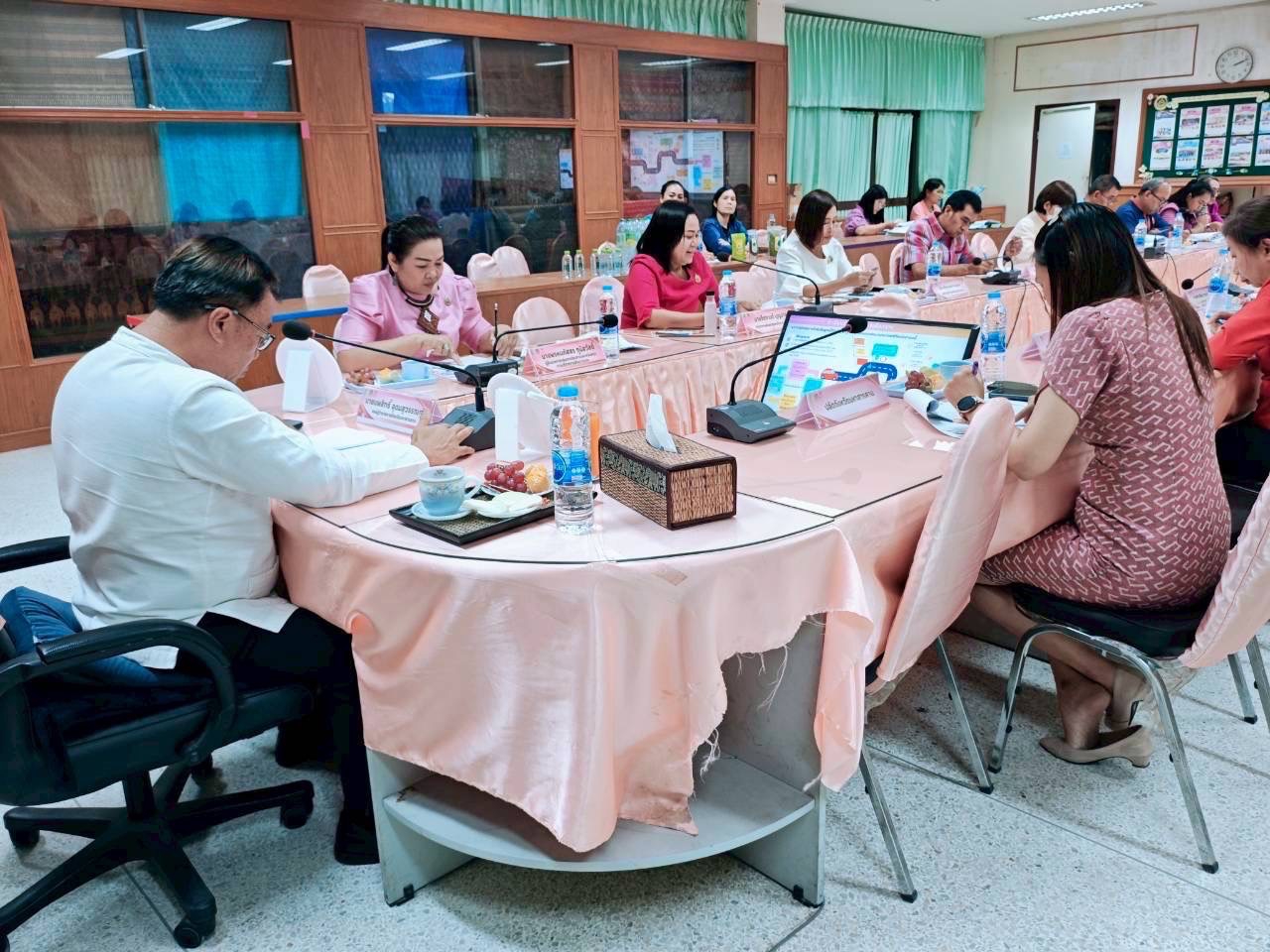 พช.มหาสารคาม : ประชุมคณะอนุกรรมการบริหารกองทุนพัฒนาบทบาทสตรีระดับจังหวัด ครั้งที่ 4/2568